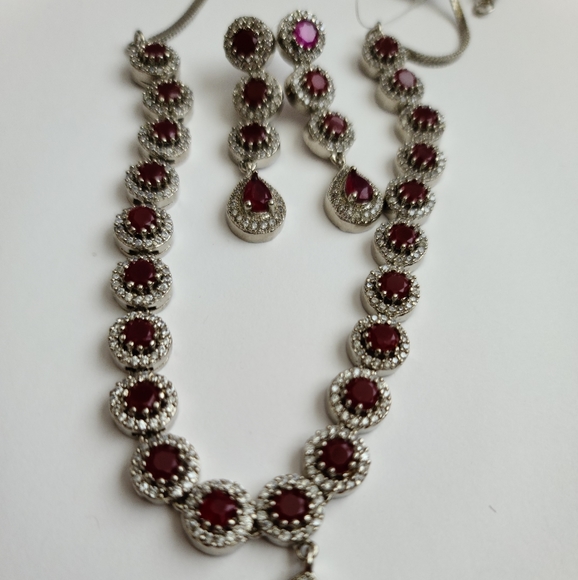 Red and silver Pakistani/Indian set - Picture 3 of 3